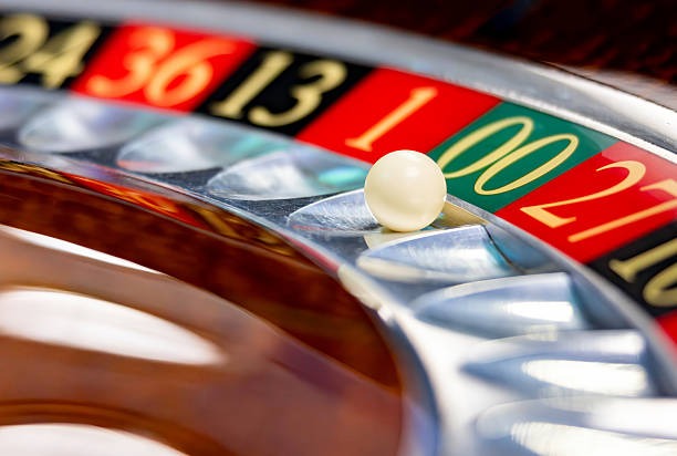 delta slot app showing live-dealer blackjack and roulette tables